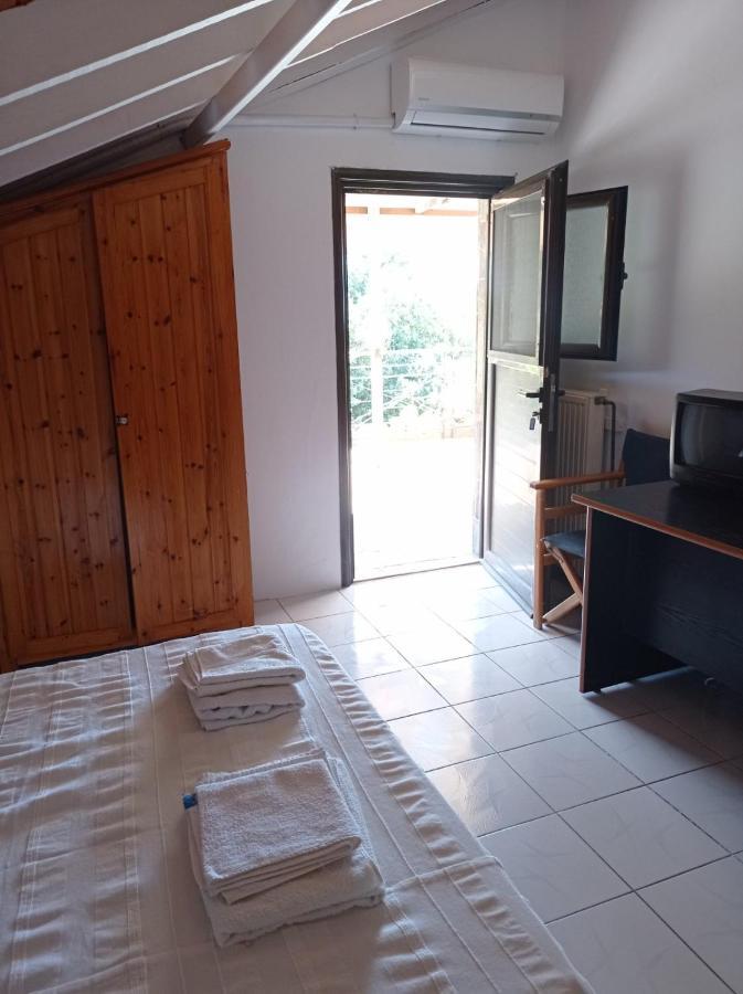 Christos Center Rooms Raches  Екстериор снимка